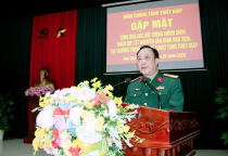 Binh chủng Tăng thiết giáp tặng quà các đối tượng chính sách tại Trường Trung cấp Kỹ thuật Tăng thiết giáp 