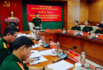 Trung tướng Nguyễn Văn Gấu kiểm tra, nắm tình hình thực hiện Quy chế dân chủ cơ sở ở Đảng ủy Binh chủng Tăng thiết giáp