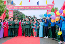 Phát huy vai trò của đội ngũ cán bộ, giáo viên trong giữ gìn và phát huy phẩm chất 