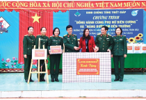 Chị Hoa thiết giáp