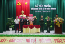 Xưởng sửa chữa xe tăng X32 kết nghĩa với UBND xã Tam Dương, tỉnh Phú Thọ