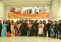 Tổ chức đón Đoàn cán bộ, chiến sĩ TTG hoàn thành nhiệm vụ diễu binh trong lễ kỷ niệm 50 năm ngày Giải phóng miền Nam, thống nhất đất nước
