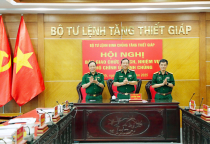 Bàn giao chức trách, nhiệm vụ Phó Chính ủy và Chủ nhiệm Chính trị  Binh chủng Tăng thiết giáp