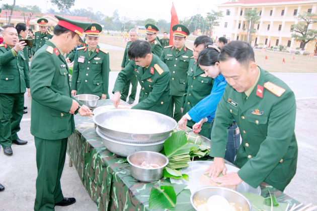 Trường Trung cấp Kỹ thuật Tăng thiết giáp tổ chức Hội thi “Gói bánh chưng” xuân Bính Ngọ 2026