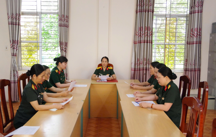 Hội Phụ nữ Xưởng sửa chữa xe tăng X32 tổ chức sinh hoạt, tham gia đóng góp ý kiến vào Dự thảo Báo cáo chính trị Đại hội đại biểu Phụ nữ toàn quốc lần thứ XIV, nhiệm kỳ 2026–2031