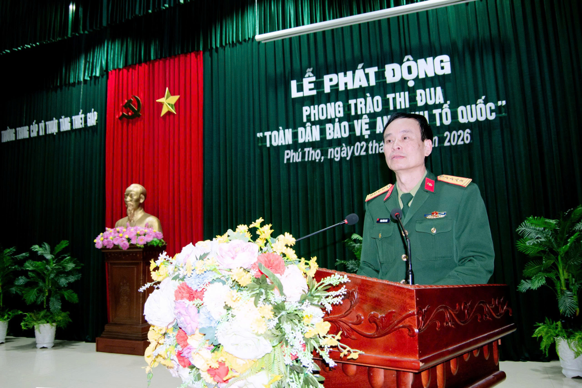 Trường Trung cấp Kỹ thuật Tăng thiết giáp tổ chức Lễ phát động phong trào thi đua “Toàn dân bảo vệ an ninh Tổ quốc”	