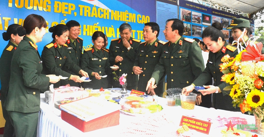 Binh chủng Tăng thiết giáp tôn vinh các điển hình tiên tiến