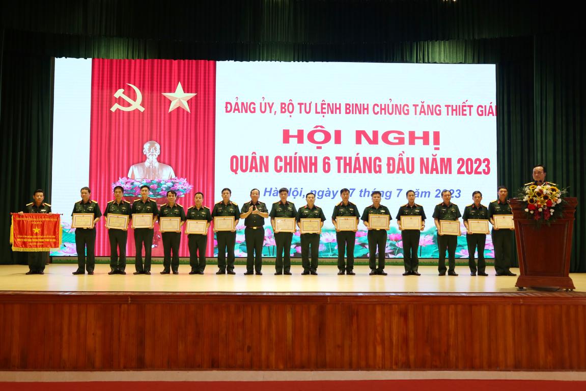 Hội nghị Quân chính Binh chủng Tăng thiết giáp 6 tháng đầu năm 2023