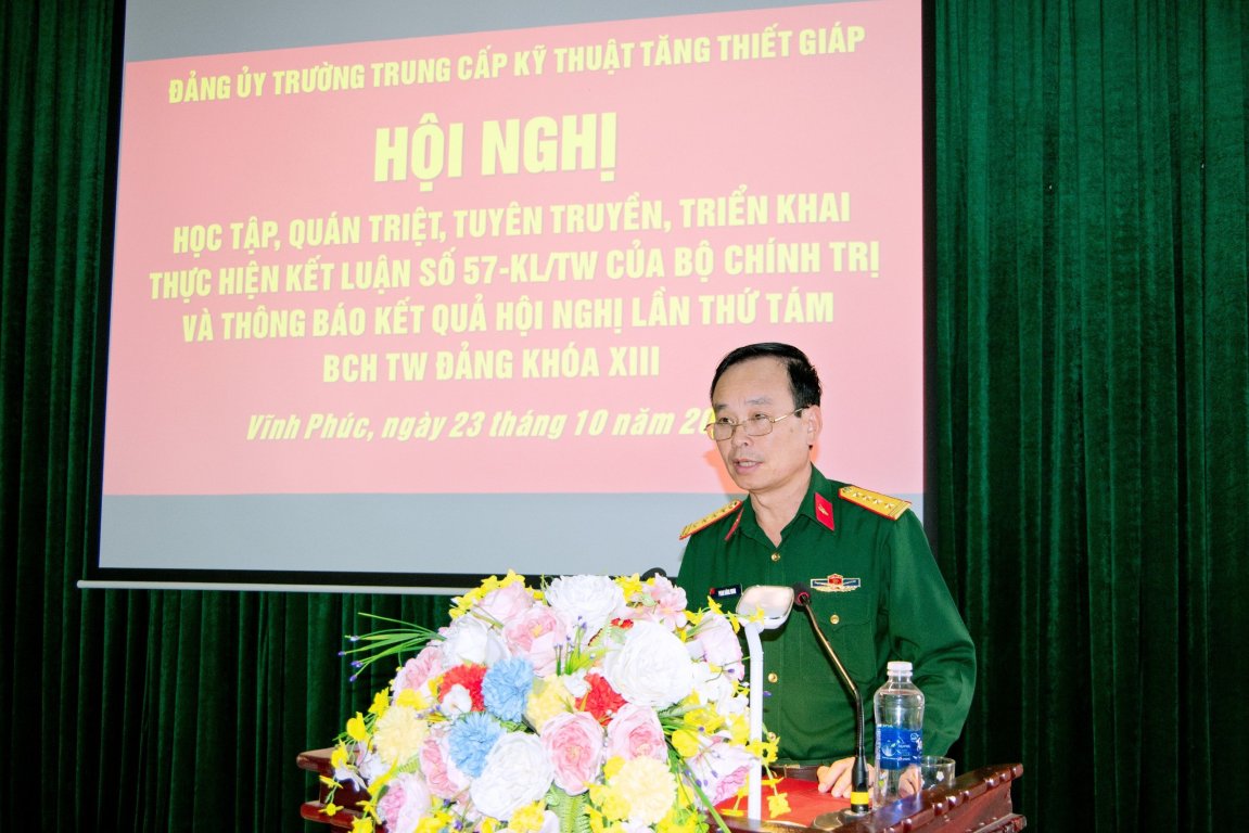 Quán triệt, triển khai thực hiện Kết luận số 57 của Bộ Chính trị và Thông báo kết quả Hội nghị lần thứ tám Ban Chấp hành Trung ương Đảng khóa XIII