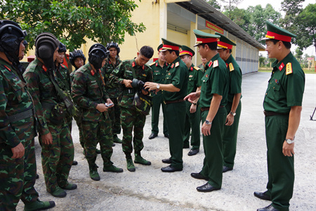 Binh chủng Tăng thiết giáp kiểm tra công tác huấn luyện, sẵn sàng chiến đấu năm 2023 tại Lữ đoàn 26