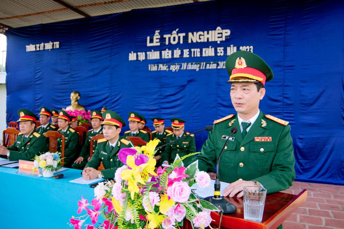 Lễ tốt nghiệp đào tạo thành viên kíp xe tăng thiết giáp Khóa 55