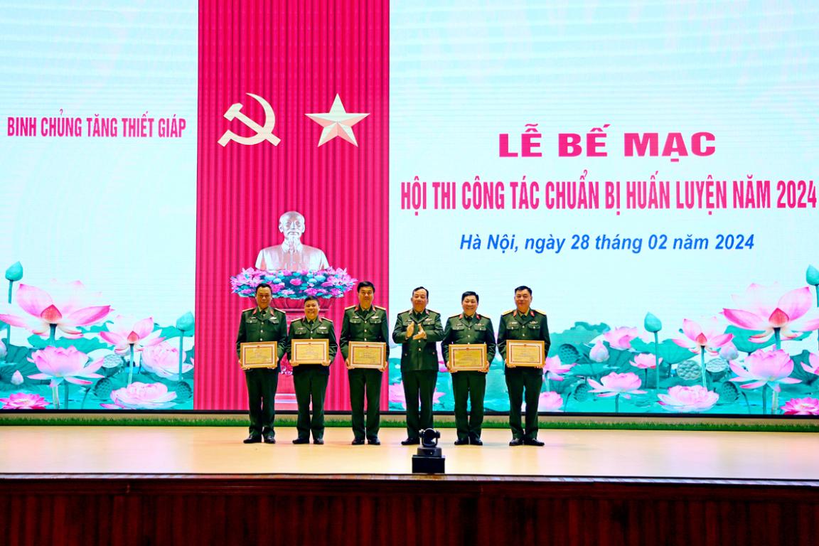 Bế mạc Hội thi công tác chuẩn bị huấn luyện năm 2024