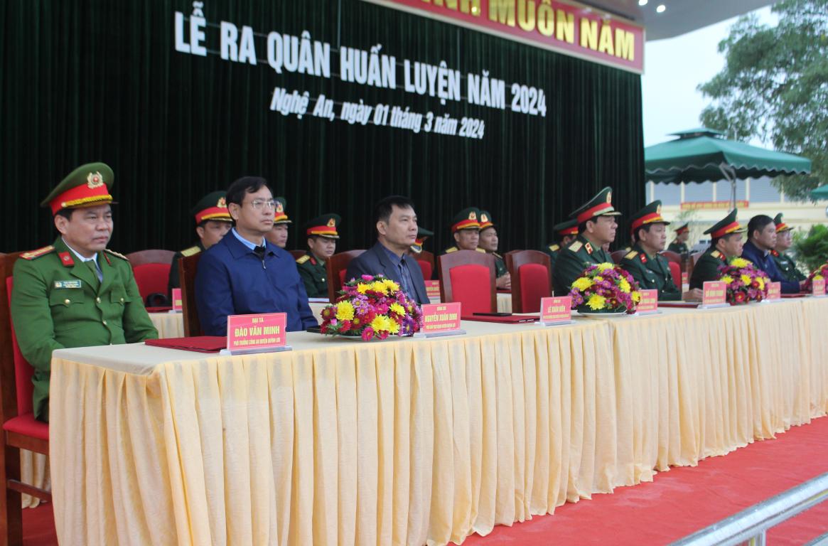 Lữ đoàn Xe tăng 215 ra quân huấn luyện năm 2024