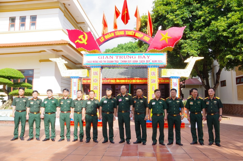 BINH CHỦNG TĂNG THIẾT GIÁP TỔ CHỨC CHẤM THI “DOANH TRẠI CHÍNH QUY, XANH, SẠCH, ĐẸP” TẠI LỮ ĐOÀN TTG 202