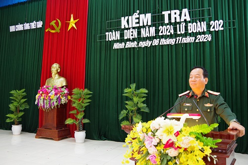 Bộ Tư lệnh Binh chủng Tăng thiết giáp kiểm tra toàn diện năm 2024 Lữ đoàn TTG 202