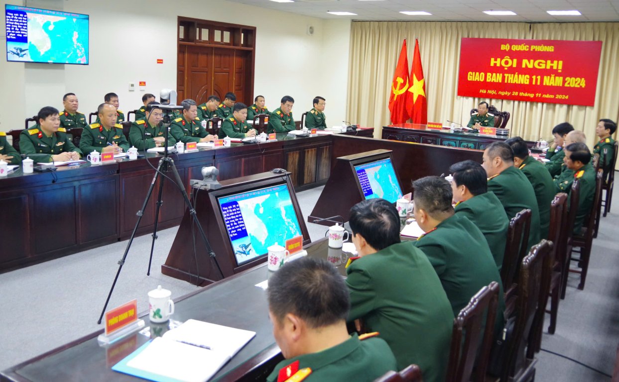 Tham dự Hội nghị Giao ban Bộ Quốc phòng tháng 11/2024