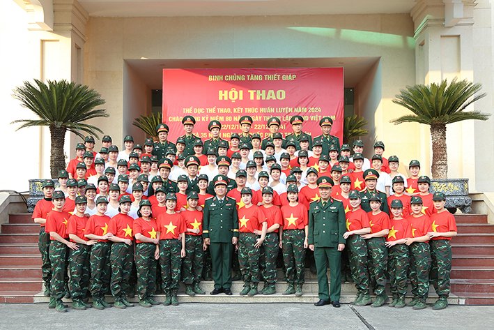 Sôi nổi Hội thao thể dục thể thao và kết thúc huấn luyện năm 2024 Chào mừng kỷ niệm 80 năm Ngày thành lập QĐND Việt Nam 35 năm Ngày hội Quốc phòng toàn dân