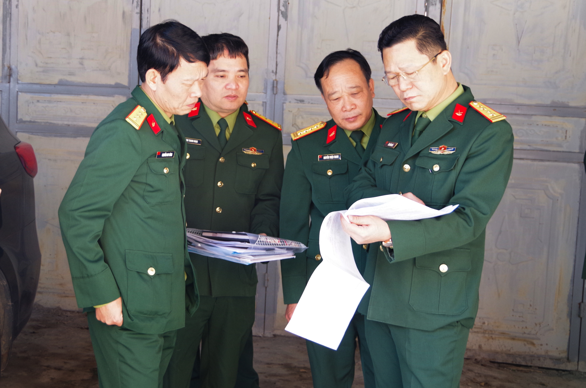 Tổng cục Hậu cần- Kỹ thuật khảo sát, nắm tình hình công tác quản lý, sử dụng và nhu cầu đầu tư xây dựng nhà ở công vụ  giai đoạn 2026- 2030 tại Binh chủng Tăng thiết giáp