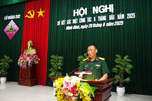 Lữ đoàn Tăng thiết giáp 202 tổ chức hội nghị sơ kết các mặt công tác 6 tháng đầu năm 2025