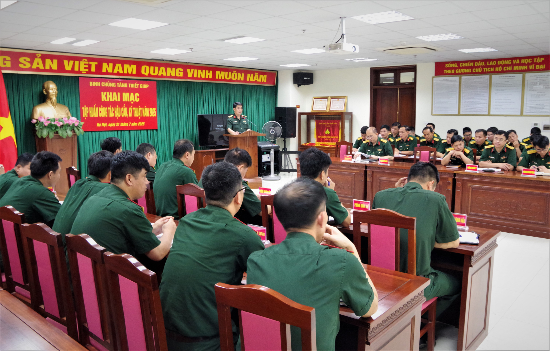 Binh chủng Tăng thiết giáp tập huấn công tác hậu cần, kỹ thuật năm 2025