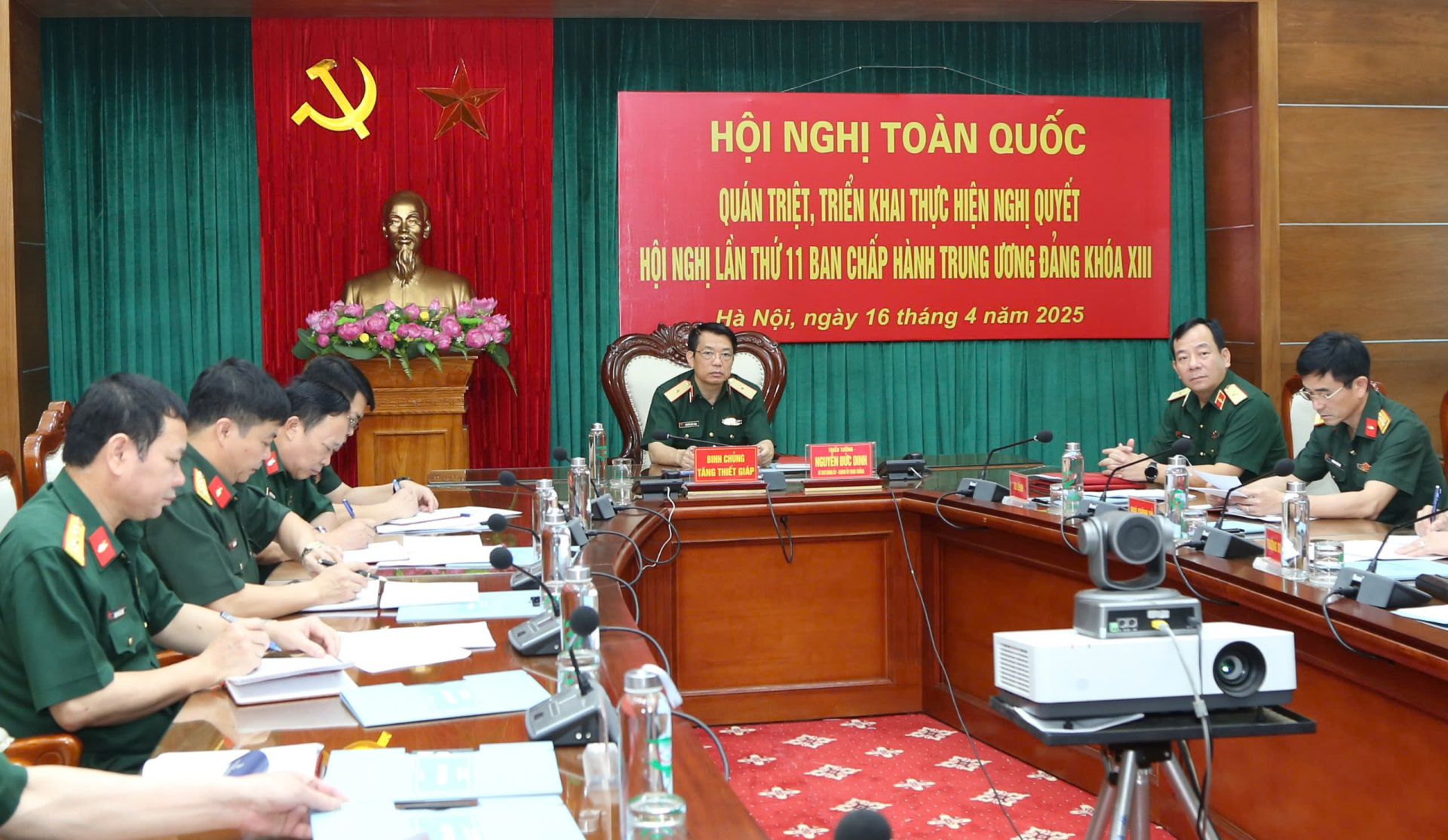 Tham gia Hội nghị toàn quốc quán triệt, triển khai thực hiện Nghị quyết  Hội nghị lần thứ XI Ban chấp hành Trung ương Đảng khóa XIII