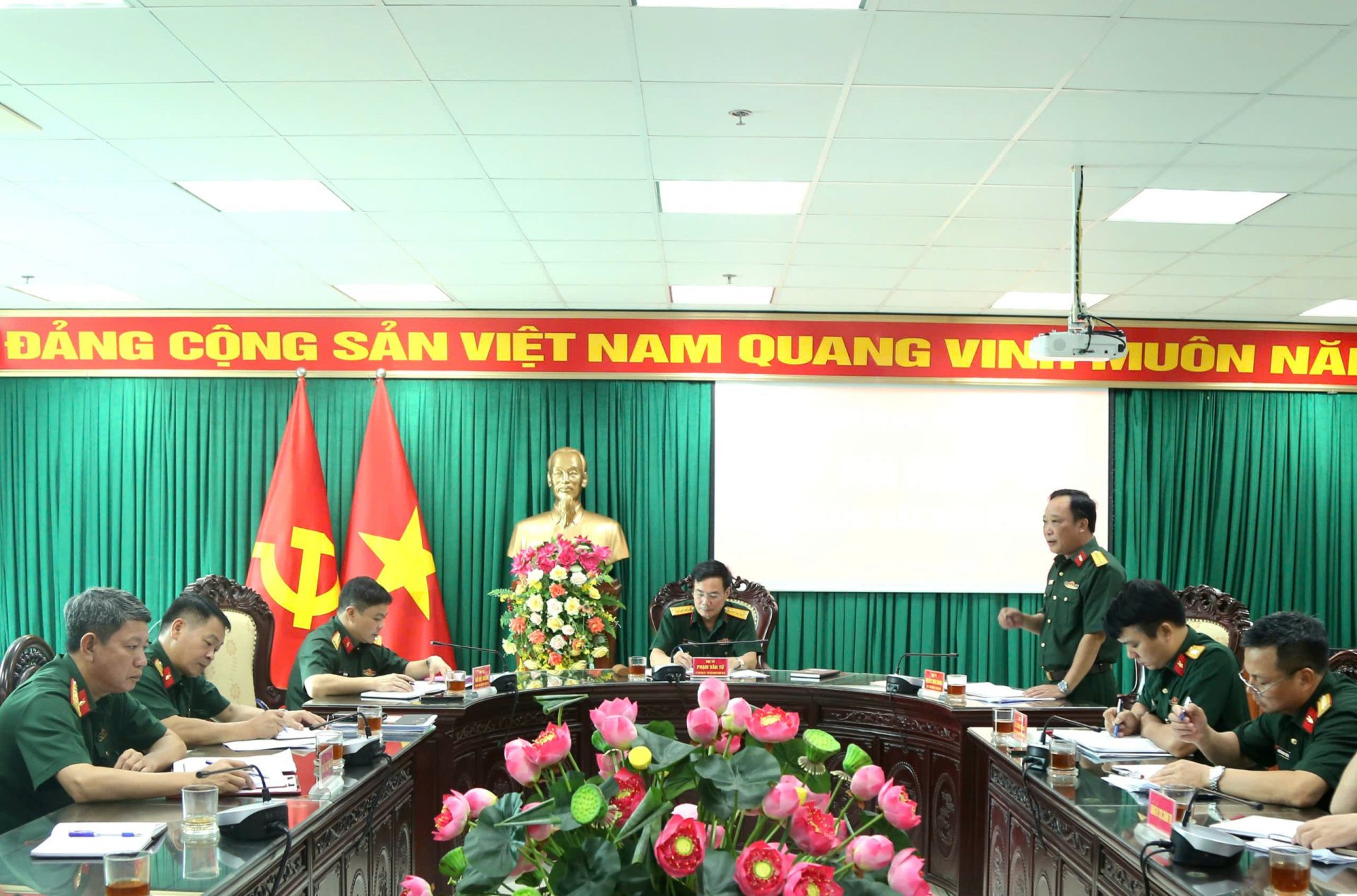 Đảng ủy Cục Chính trị tổ chức Hội nghị Đảng ủy và Đảng bộ  6 tháng đầu năm 2025