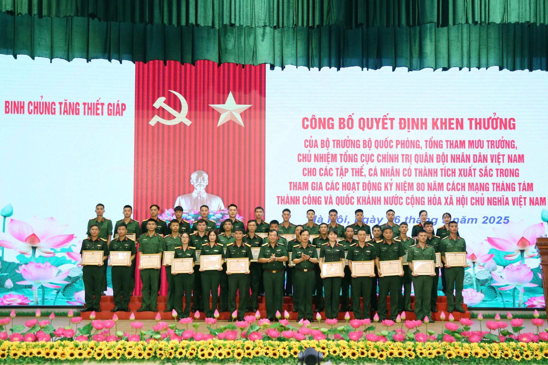 Công bố Quyết định khen thưởng của Bộ trưởng Bộ Quốc phòng,  Tổng Tham mưu trưởng, Chủ nhiệm Tổng cục Chính trị QĐND Việt Nam cho các tập thể, cá nhân có thành tích xuất sắc trong tham gia các hoạt động kỷ niệm 80 năm CMT8 thành công và Quốc khánh 2/9