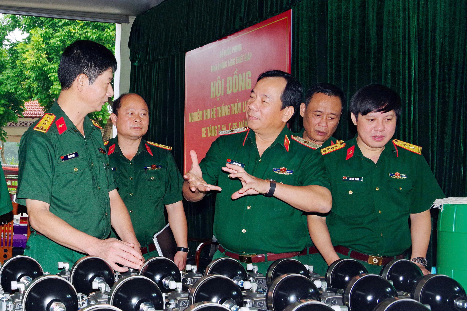 Nghiệm thu nhiệm vụ mua sắm, sản xuất hệ thống  thủy lực trợ lực lái xe tăng T-54, T-55 năm 2025