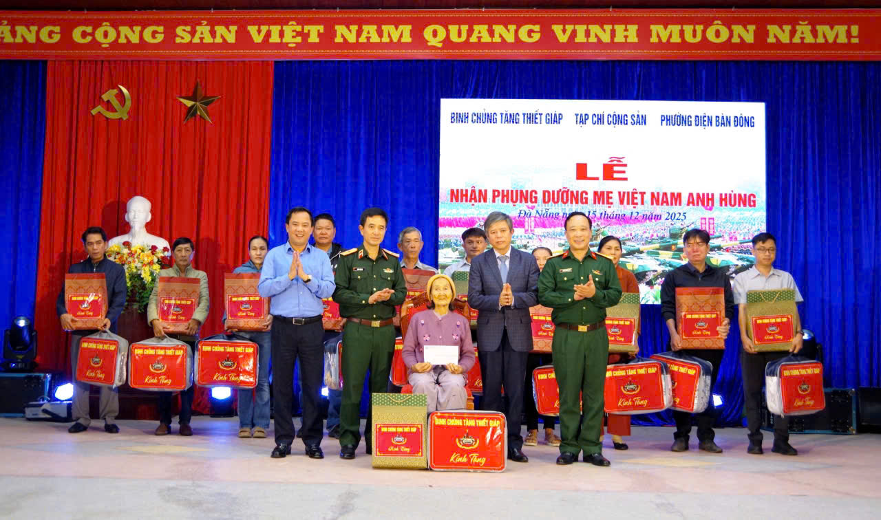 Binh chủng Tăng thiết giáp nhận phụng dưỡng 11 Mẹ Việt Nam Anh hùng Tại Phường Điện Bàn Đông, Thành phố Đà Nẵng