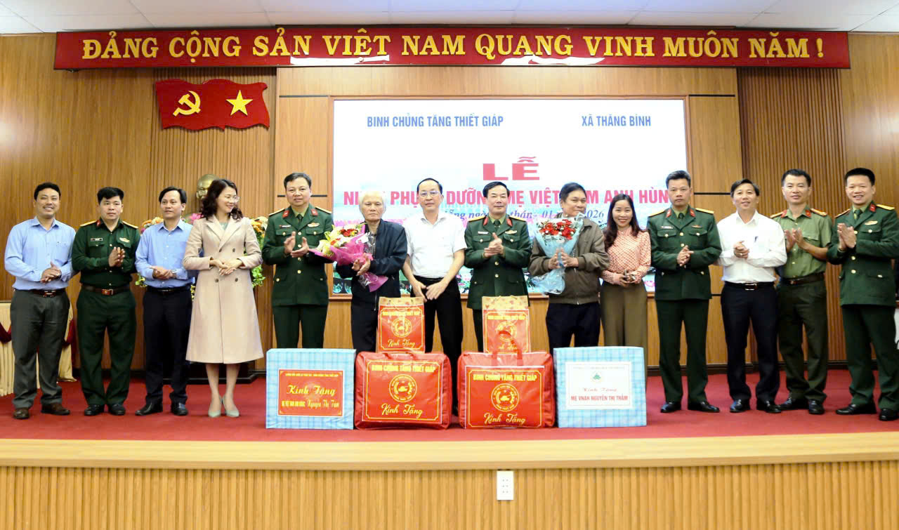 Nhận phụng dưỡng 02 Mẹ Việt Nam Anh hùng, Tặng quà các gia đình chính sách, thực hiện chương trình “Đồng hành cùng phụ nữ biên cương”, “Nâng bước em đến trường” nhân dịp tết Nguyên đán Bính Ngọ tại Thành phố  Đà Nẵng và tỉnh Quảng Trị
