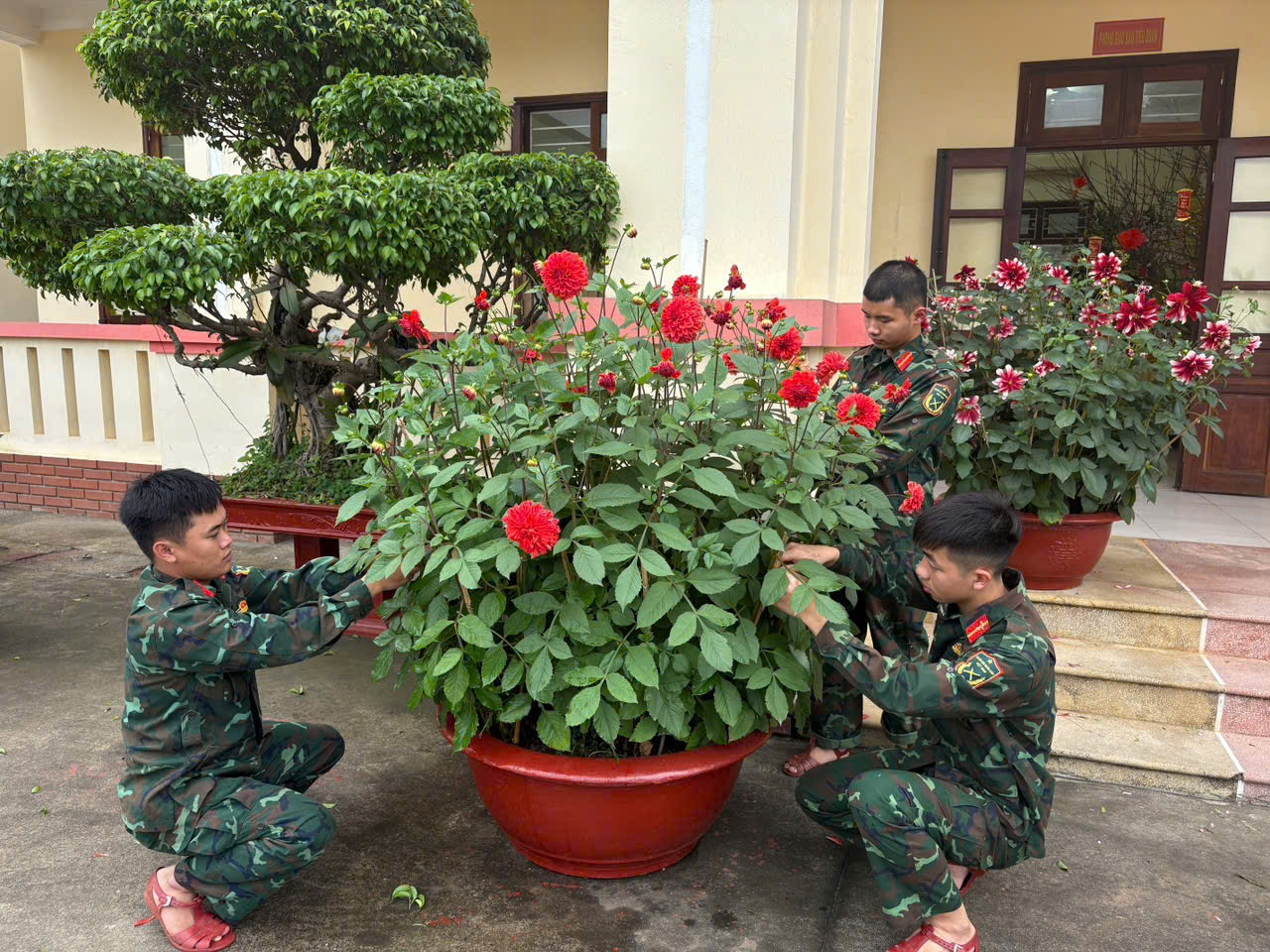 SÔI NỔI CÁC HOẠT ĐỘNG SẴN SÀNG CHIẾN ĐẤU VÀ CHUẨN BỊ VUI XUÂN, ĐÓN TẾT TẠI TIỂU ĐOÀN VẬN TẢI 987 